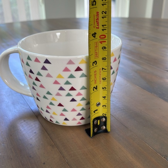 🌷5/$20🌷 Triangle Pattern Mug - Picture 7 of 8